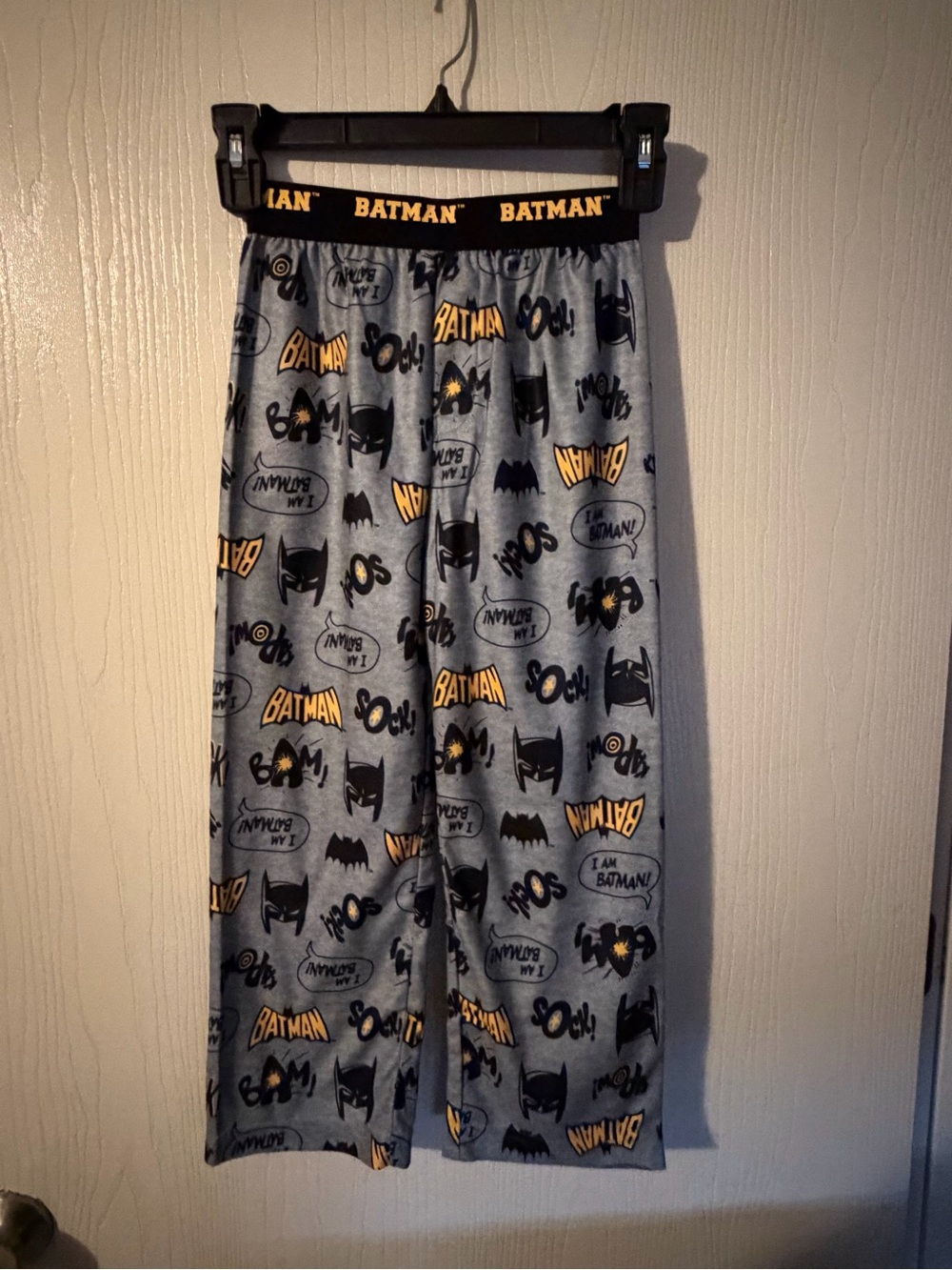Batman Kids' Gray and Black Pajama Pants with Yellow Accents Size 6 NWT - Picture 1 of 6